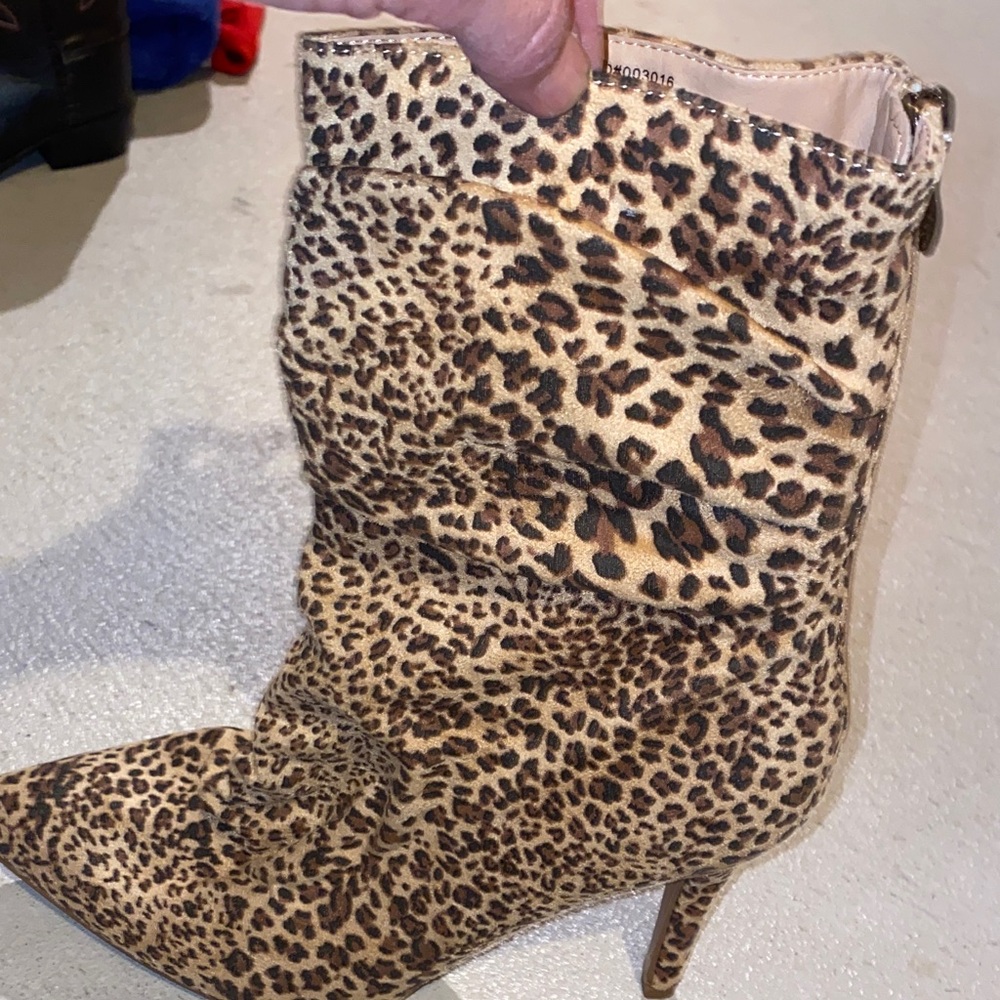 Leopard Print Women's Boots - Picture 5 of 5